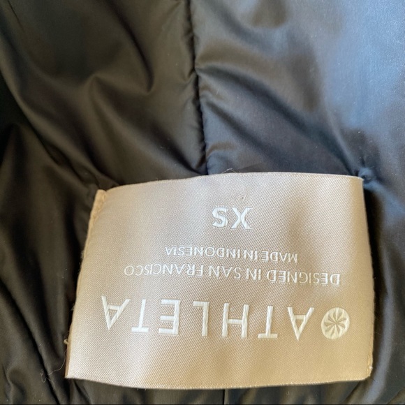 Athleta Summit Primaloft Shell XS - Picture 8 of 8